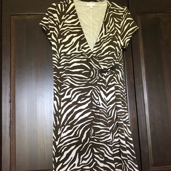 Dresses - Picture 2 of 3